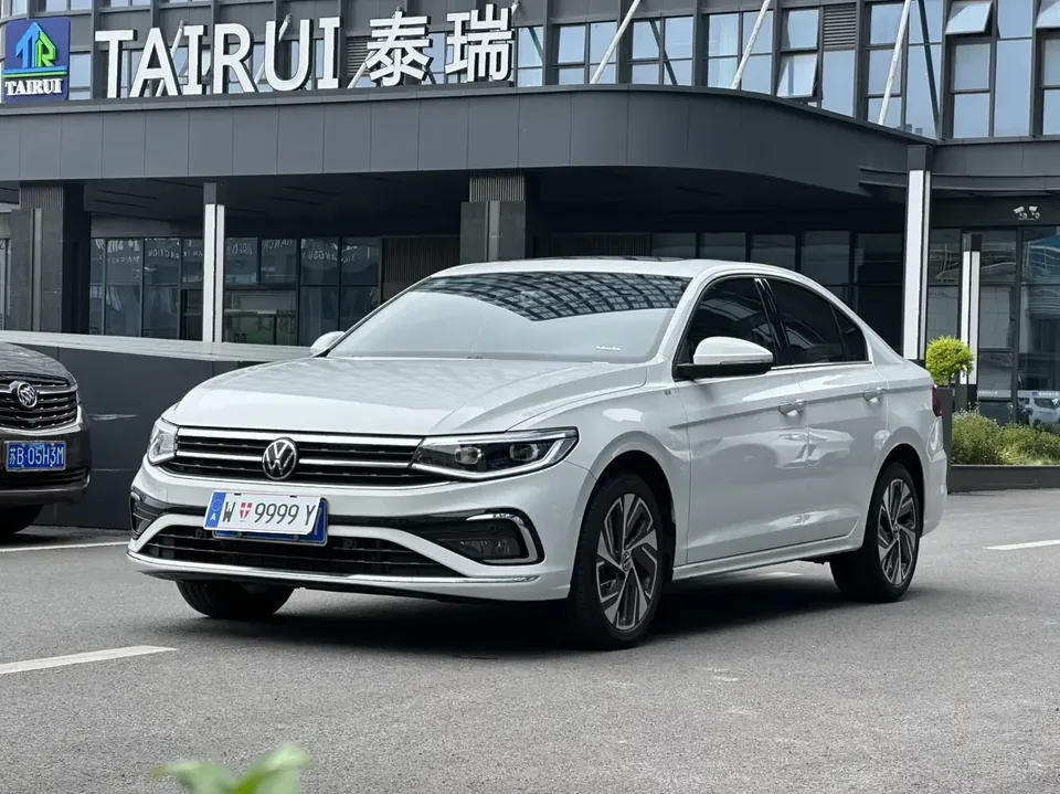 Volkswagen Bora Bora 2025 300TSI DSG Premium Edition 2025 — фото 1, купить с доставкой в Москву