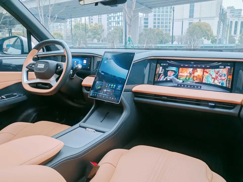 Geely Galaxy L7 Galaxy L7 2024 1.5T DHT 55km PRO Longteng Edition 2024 — thumbnail 3