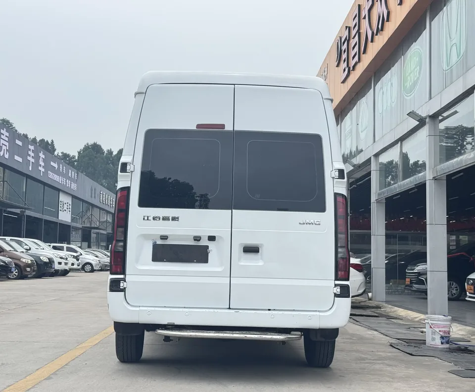 Jiangling Fushun Fushun 2023 2.0T manual diesel mid-axle mid-top commercial multi-purpose passenger car 7 seats 2025 — thumbnail 2