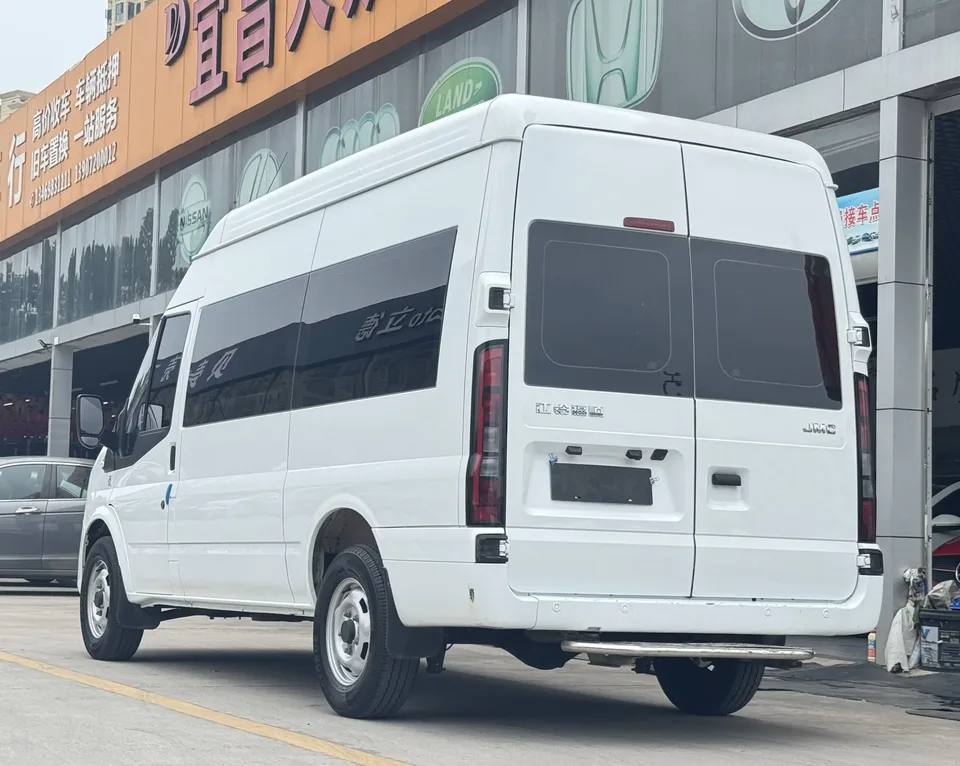 Jiangling Fushun Fushun 2023 2.0T manual diesel mid-axle mid-top commercial multi-purpose passenger car 7 seats 2025 — thumbnail 4