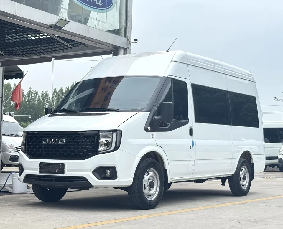 Jiangling Fushun Fushun 2023 2.0T manual diesel mid-axle mid-top commercial multi-purpose passenger car 7 seats 2025 — photo 1, buy with delivery to Moscow