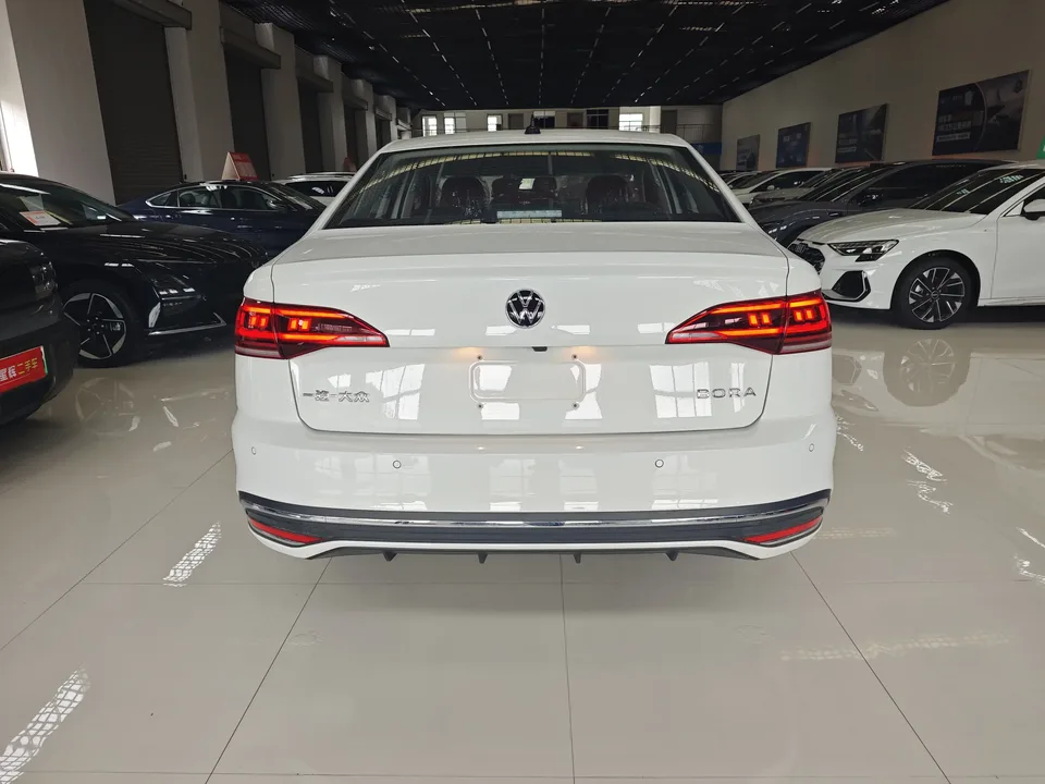 Volkswagen Bora Bora 2026 200TSI DSG Joyride Navigation Edition 2026 — thumbnail 2