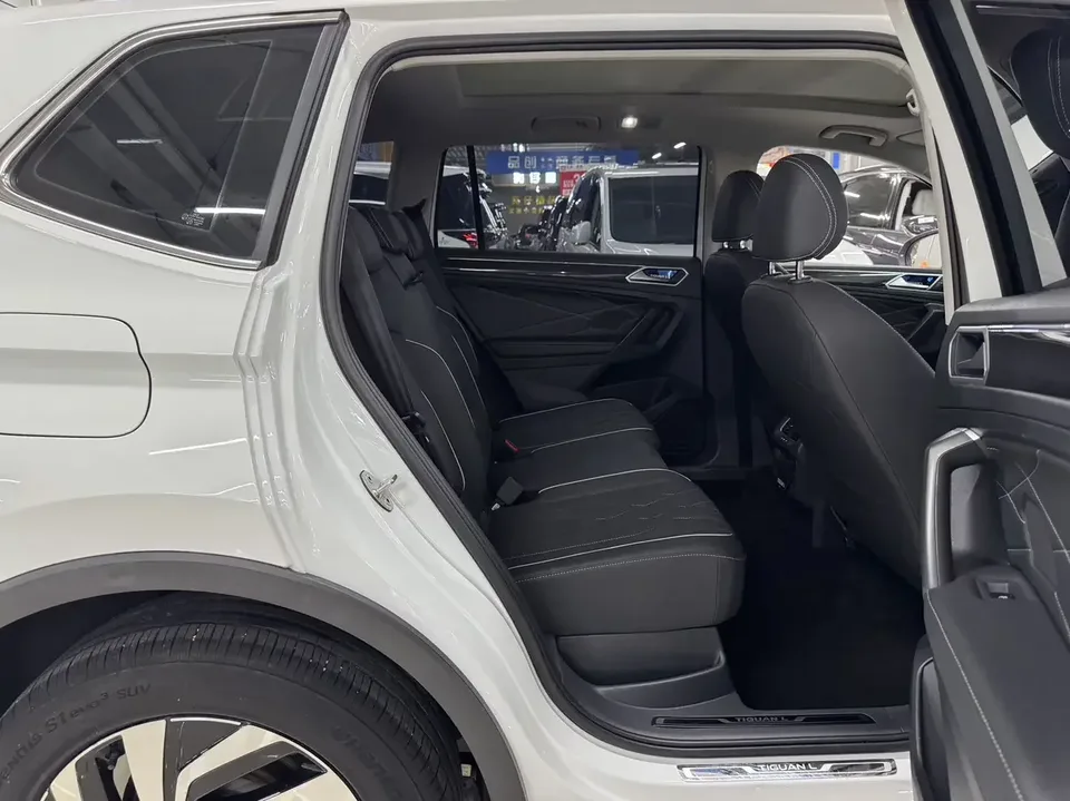 Volkswagen Tiguan L Tiguan L 2023 280TSI Limited Edition 2023 — thumbnail 4