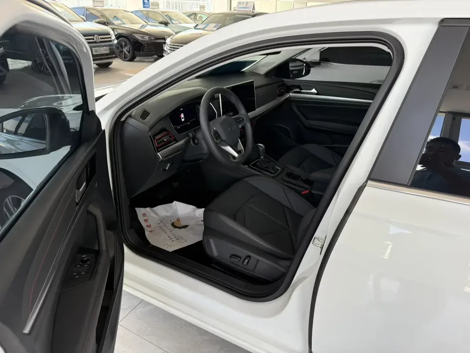 Volkswagen Lavida Lavida 2024 300TSI DSG Starry Sky Leading Edition 2024 — миниатюра 3