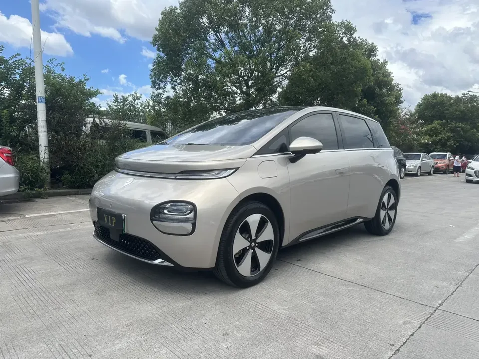 Baojun clouds clouds 2023 460 Max 2024 — photo 1, buy with delivery to Moscow
