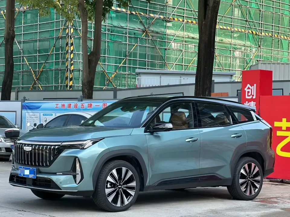 Geely Atlas L Boyue L 2025 The fourth generation 1.5TD DCT Jinxiu 2025 — photo 1, buy with delivery to Moscow