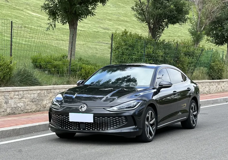 Volkswagen Lamando Lingdu 2022 Lingdu L 280TSI DSG Cool Edition 2023 — photo 1, buy with delivery to Moscow
