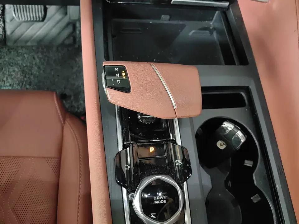 Changan CS75PLUS Changan CS75 PLUS 2023 The third generation 1.5T automatic premium model 2024 — thumbnail 4