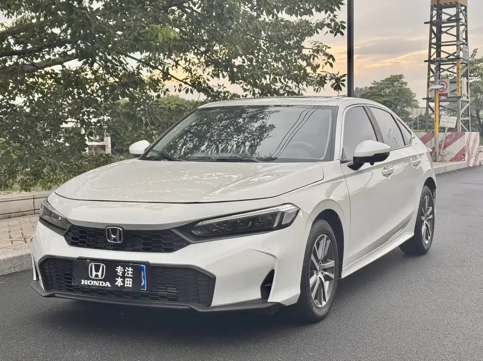 Honda CIVIC Civic 2025 240TURBO CVT Zhiqu Plus 2025 — photo 1, buy with delivery to Moscow