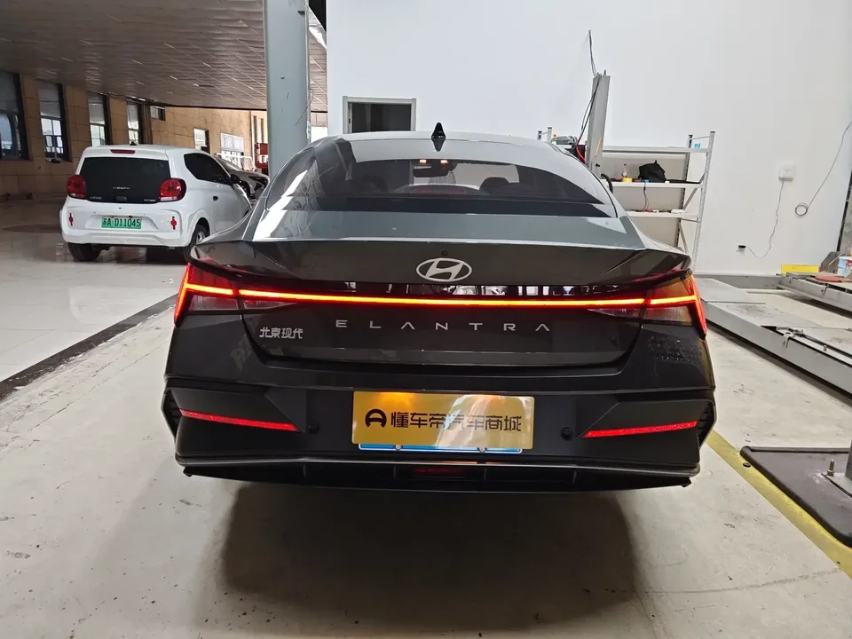 Hyundai Elantra Elantra 2023 1.5L CVT LUX Premium Edition 2025 — thumbnail 2