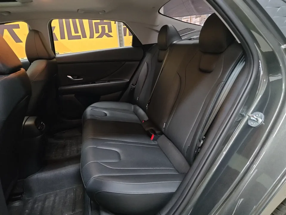 Hyundai Elantra Elantra 2023 1.5L CVT LUX Premium Edition 2025 — thumbnail 3
