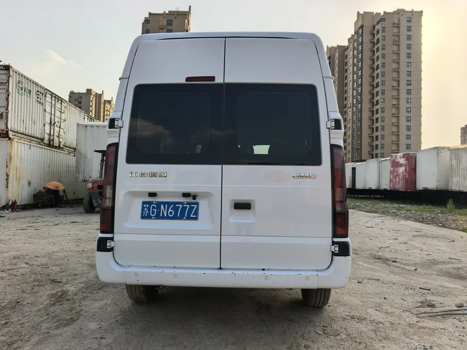 Jiangling Fushun Fushun 2022 2.0T diesel multi-purpose passenger car short-axle medium-high roof 6-seater JX4D20A6H 2023 — thumbnail 2