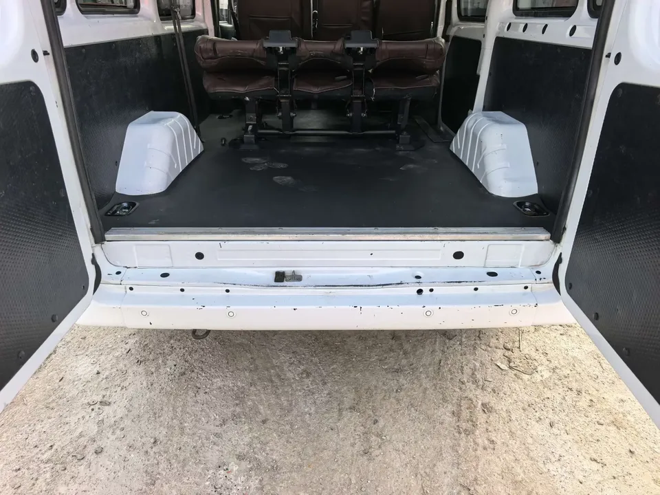 Jiangling Fushun Fushun 2022 2.0T diesel multi-purpose passenger car short-axle medium-high roof 6-seater JX4D20A6H 2023 — thumbnail 4