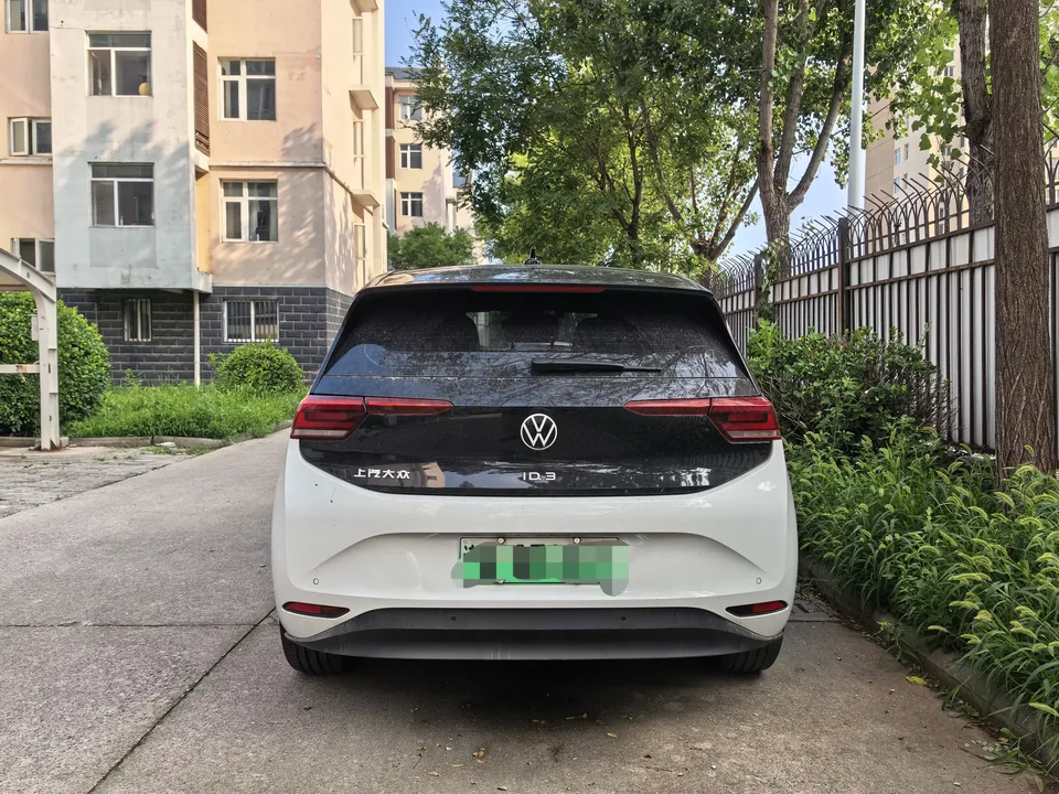 Volkswagen ID.3 Volkswagen ID.3 2024 Outstanding Edition 2024 — thumbnail 2
