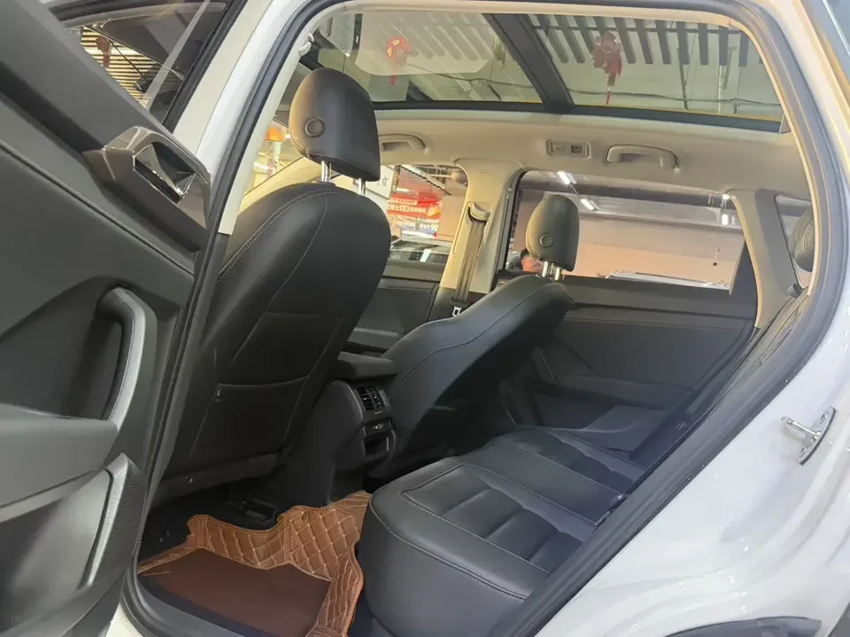 Volkswagen Tharu tuyue 2022 280TSI 2WD Deluxe Edition 2023 — thumbnail 3