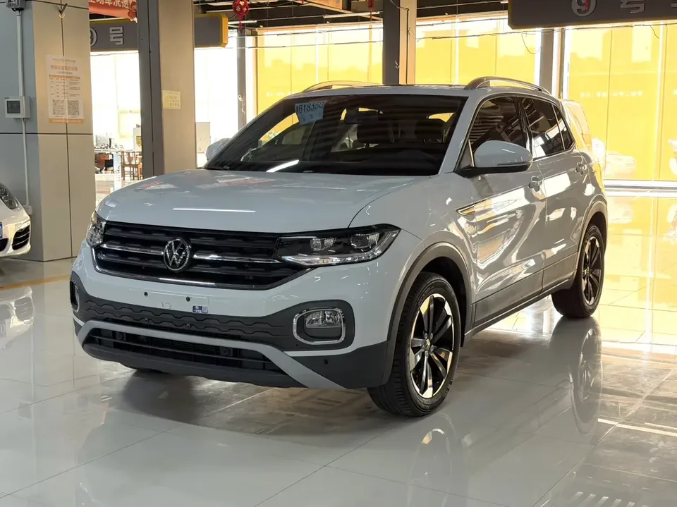 Volkswagen Explore the shadows Explore the shadows 2021 1.5L Automatic Joy-Link Edition 2022 — photo 1, buy with delivery to Moscow