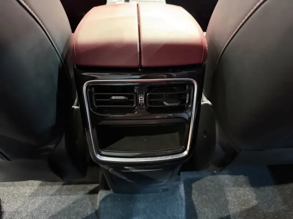 Jetour Jietu X70 PLUS Jietu X70 PLUS 2022 1.5T CVT 7-seater 2022 — thumbnail 3