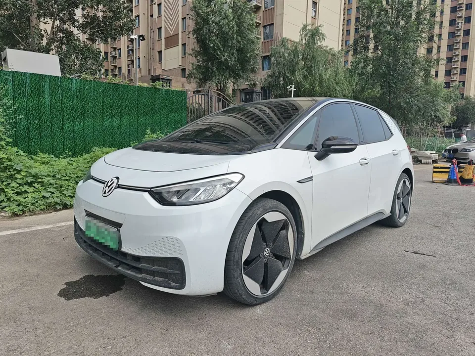 Volkswagen ID.3 Volkswagen ID.3 2023 Upgraded Pure Smart Edition 2023 — photo 1, buy with delivery to Moscow