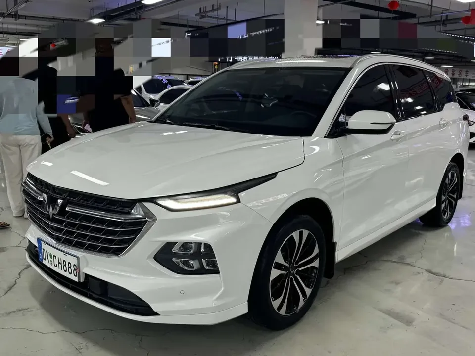Wuling Capgemini Victory Capgemini Victory 2022 1.5T CVT flagship model 2023 — photo 1, buy with delivery to Moscow
