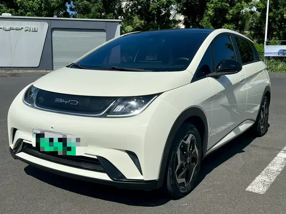 BYD Dolphin dolphin 2023 Fashion version 2022 — photo 1, buy with delivery to Moscow