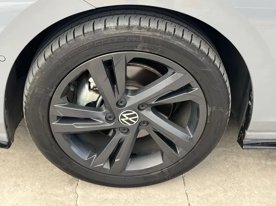 Volkswagen Golf golf 2023 280TSI DSG R-Line facelift 2023 — thumbnail 3