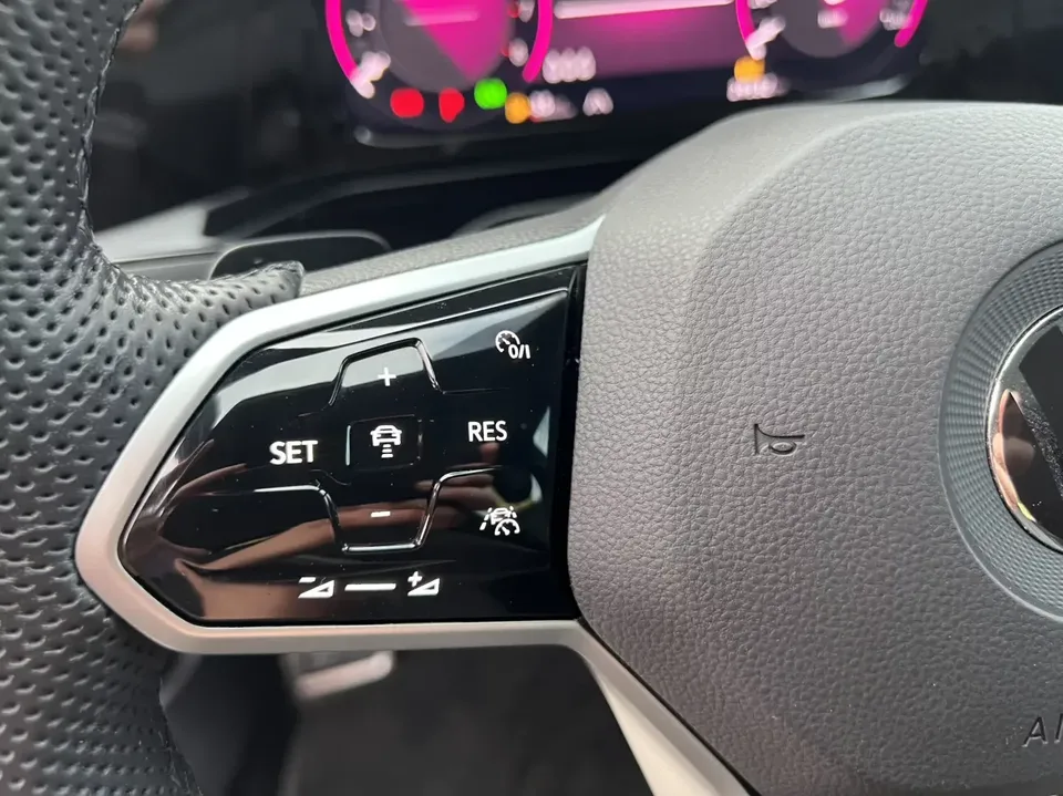 Volkswagen Golf golf 2023 280TSI DSG R-Line facelift 2023 — thumbnail 5