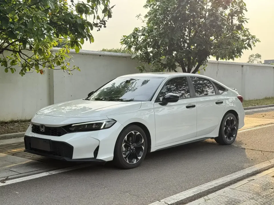 Honda CIVIC Civic 2025 240TURBO CVT Zhiqu Pro 2025 — photo 1, buy with delivery to Moscow