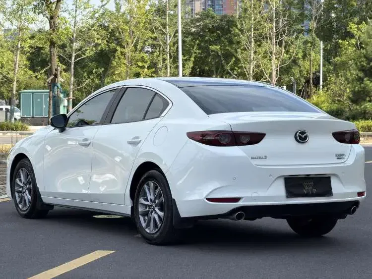 Mazda Axela Mazda3 Angkesela 2023 2.0L Automatic Quality Edition 2024 — thumbnail 4
