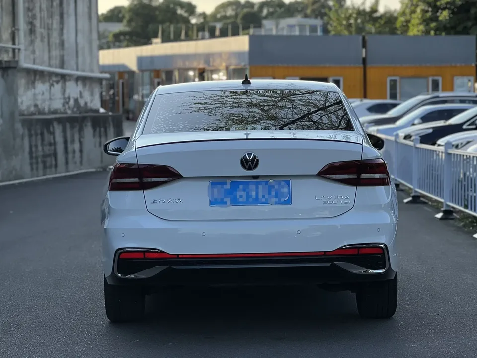Volkswagen Lavida Lavida 2023 300TSI DSG Full Elegance Edition 2024 — thumbnail 2