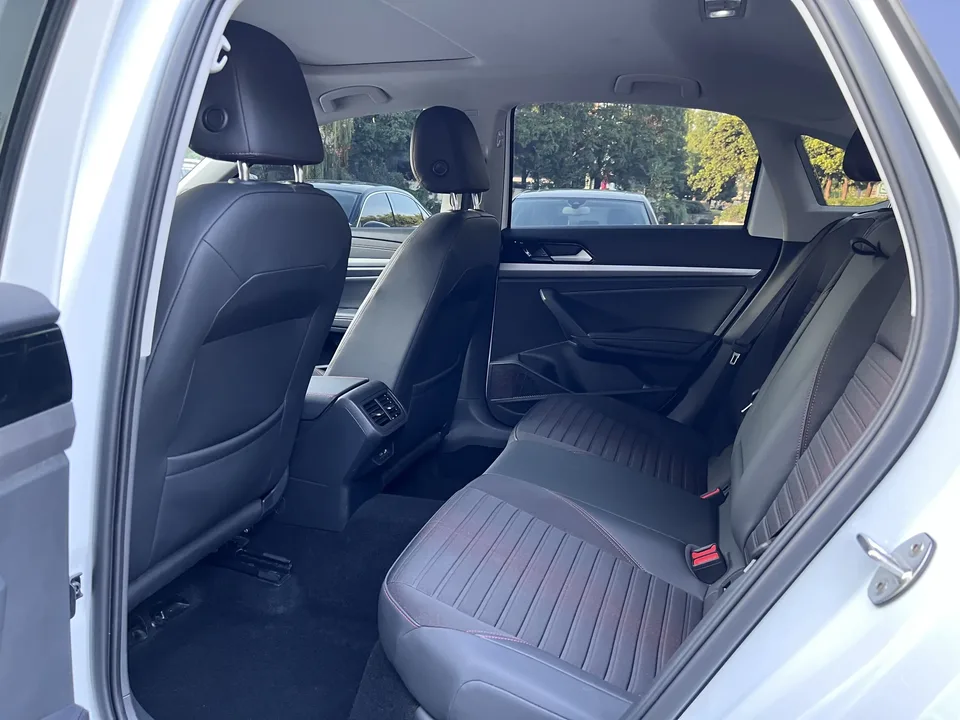 Volkswagen Lavida Lavida 2023 300TSI DSG Full Elegance Edition 2024 — thumbnail 3