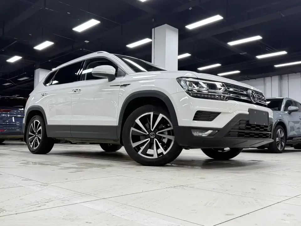 Volkswagen Tharu tuyue 2022 280TSI 2WD Deluxe Edition 2022 — thumbnail 4