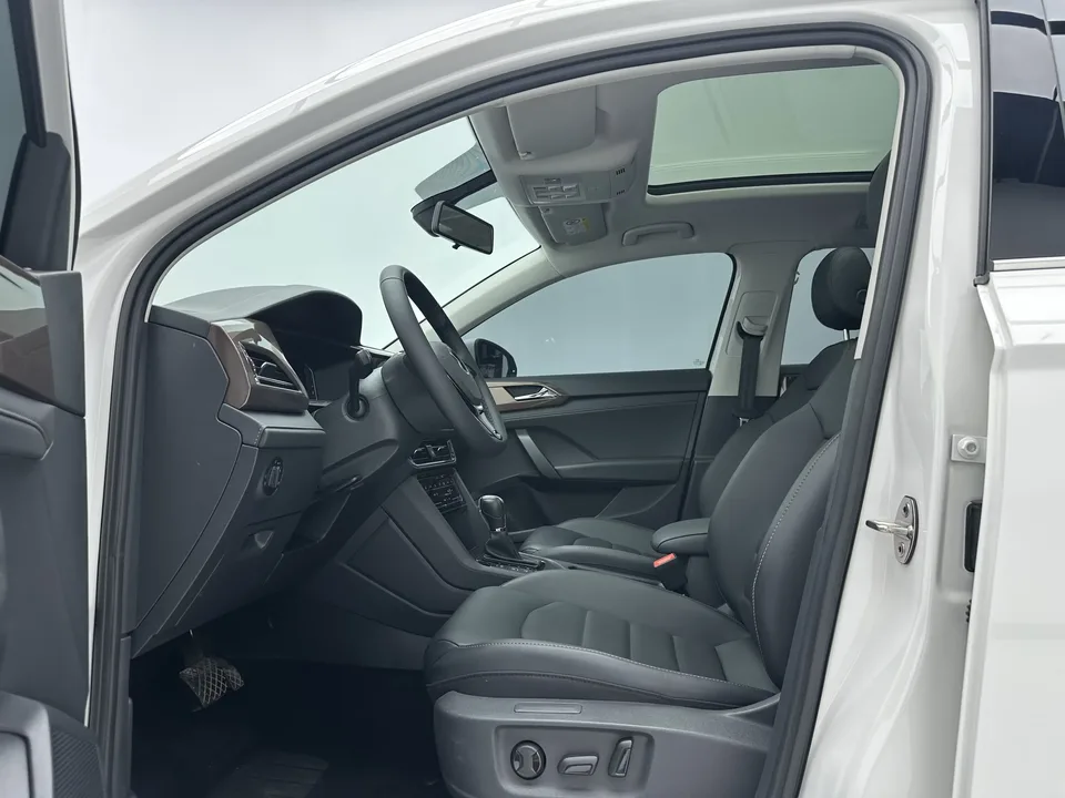 Volkswagen Tharu tuyue 2022 280TSI 2WD Deluxe Edition 2022 — thumbnail 4