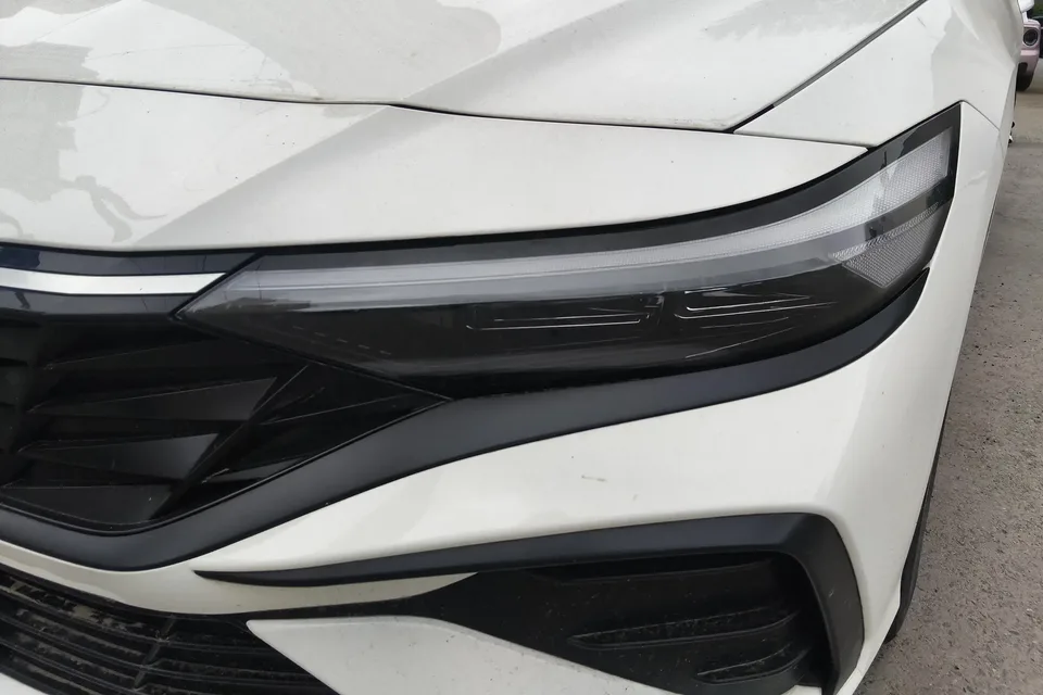 Hyundai Elantra Elantra 2023 1.5L CVT LUX Premium Edition 2025 — thumbnail 2
