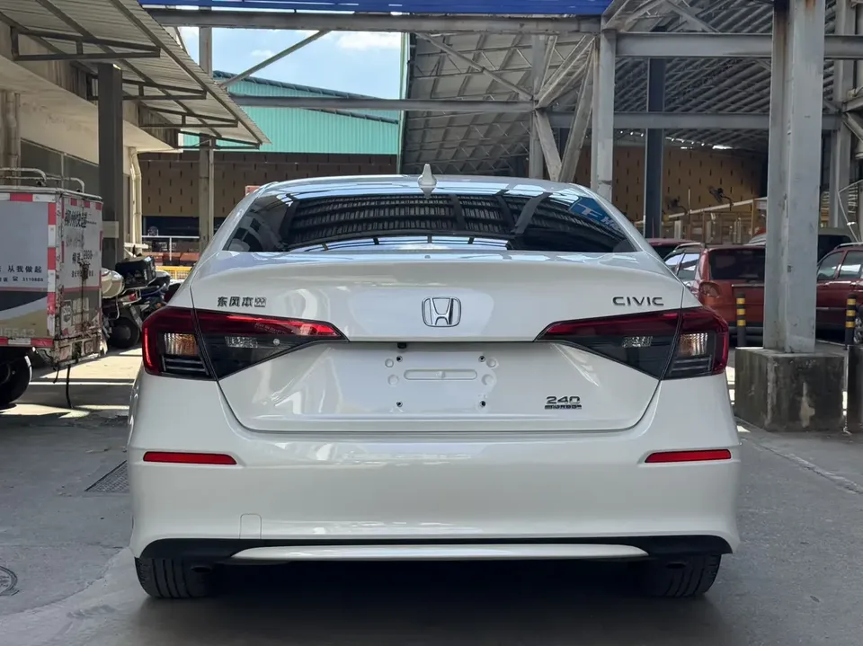 Honda CIVIC Civic 2022 240TURBO CVT Dynamic C-position Special Edition 2024 — миниатюра 2