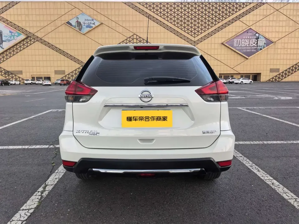Nissan X-Trail Qijun 2023 Classic Edition 2.0L 2WD Smart Comfort Edition 2023 — thumbnail 2