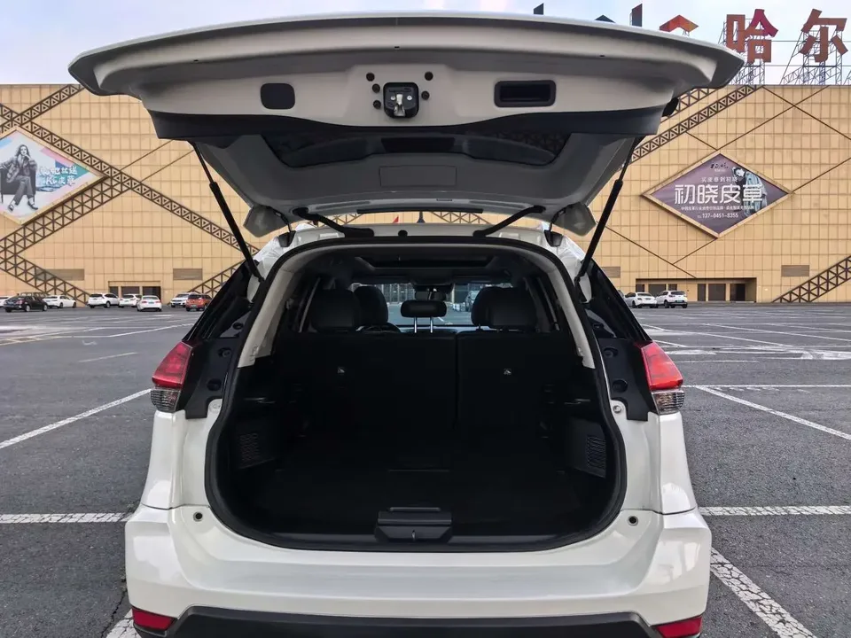 Nissan X-Trail Qijun 2023 Classic Edition 2.0L 2WD Smart Comfort Edition 2023 — thumbnail 4