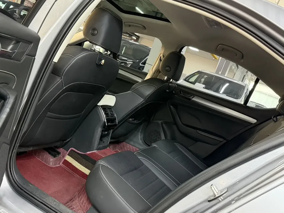 Skoda Superb Speedy 2024 TSI280 DSG Premium Edition 2023 — thumbnail 4