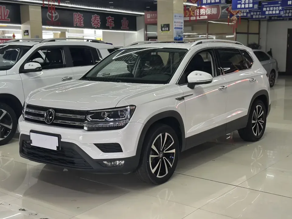 Volkswagen Tharu tuyue 2022 280TSI 2WD Deluxe Edition 2022 — photo 1, buy with delivery to Moscow