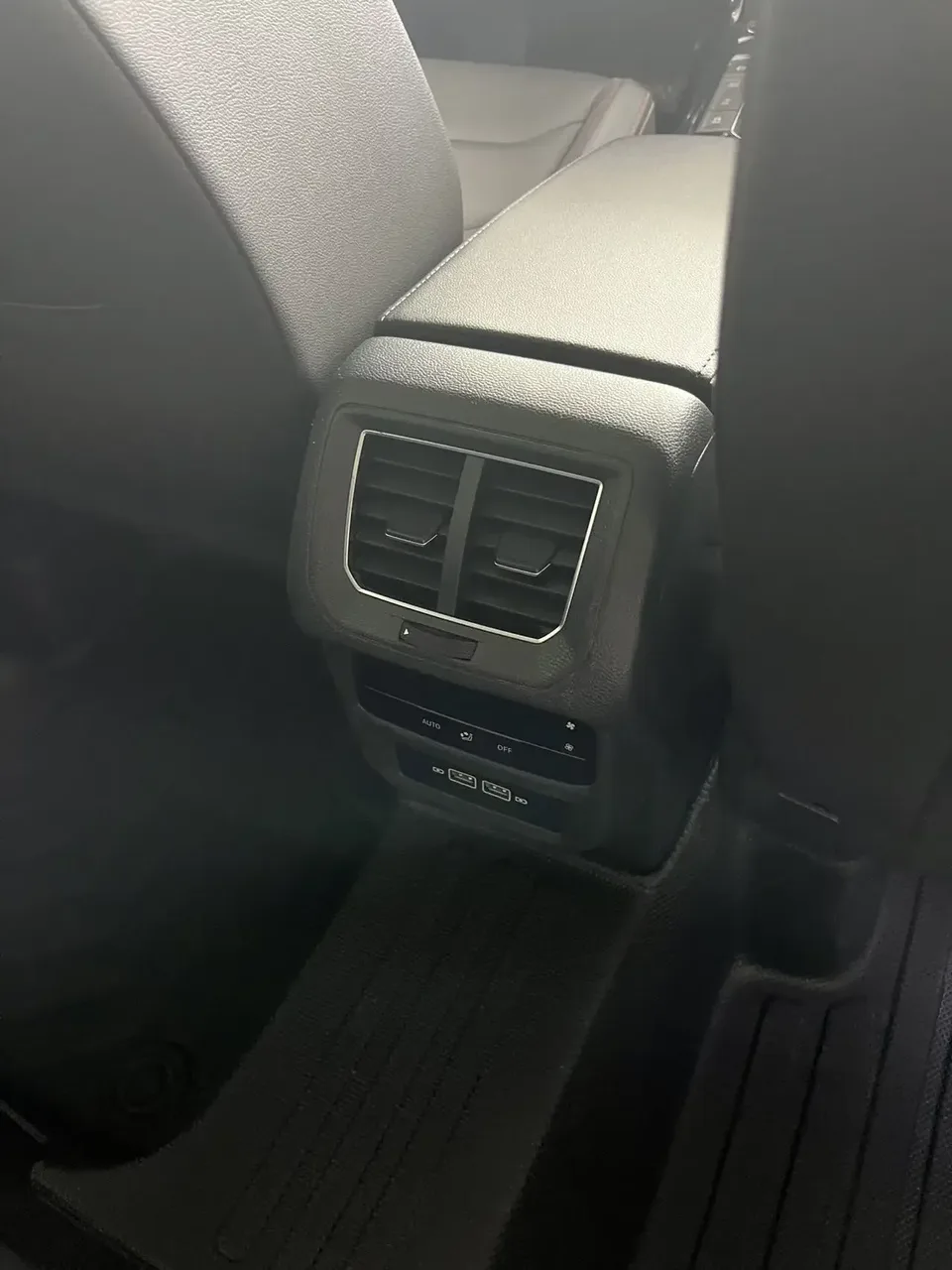 Volkswagen Tayron Tanyue 2022 280TSI 2WD Luxury Smart Edition 2022 — thumbnail 3