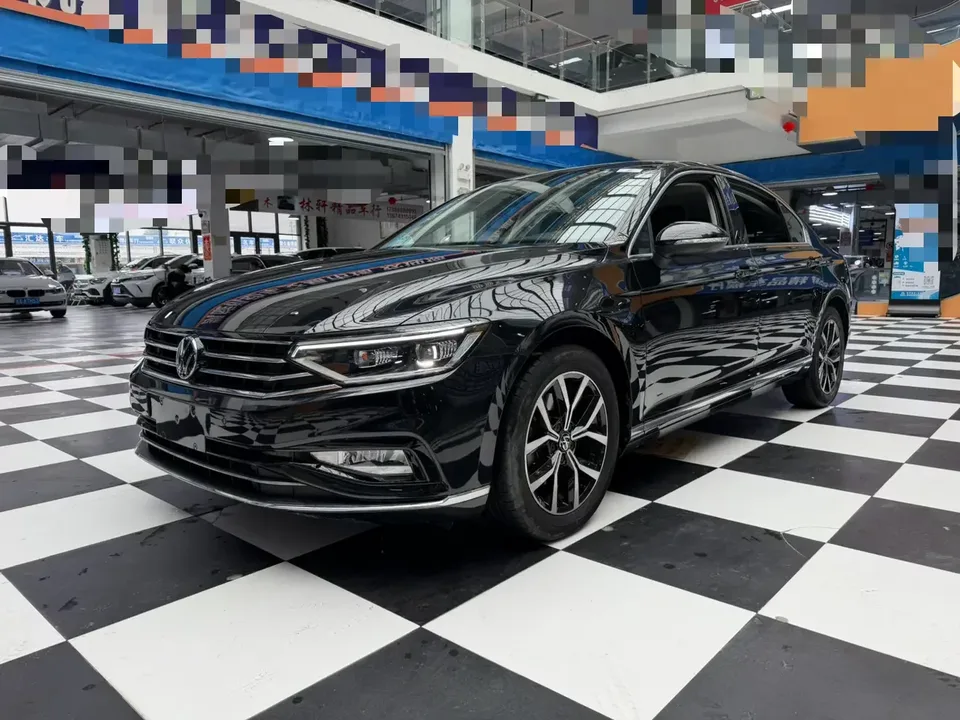 Volkswagen Magotan Magotan 2020 280TSI DSG Comfort 2022 — photo 1, buy with delivery to Moscow