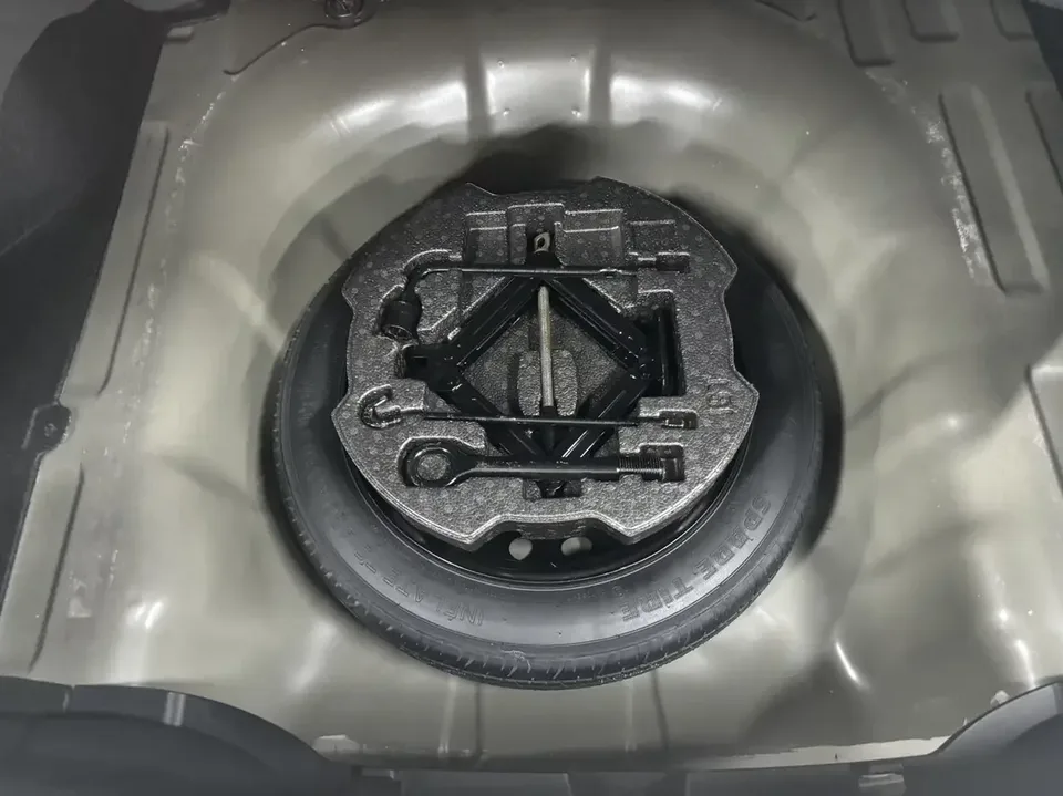 Hyundai Elantra Elantra 2022 1.5L CVT LUX Premium Edition 2023 — thumbnail 3