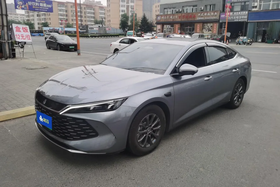 BYD Qin L DM Qin L DM 2025 Intelligent Driving Edition DM-i 80KM Leading Edition 2025 — photo 1, buy with delivery to Moscow