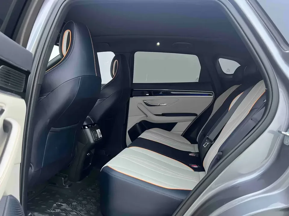 BYD Song PLUS DM Song PLUS DM 2021 DM-i 51KM 2WD Premium Edition 2022 — thumbnail 3