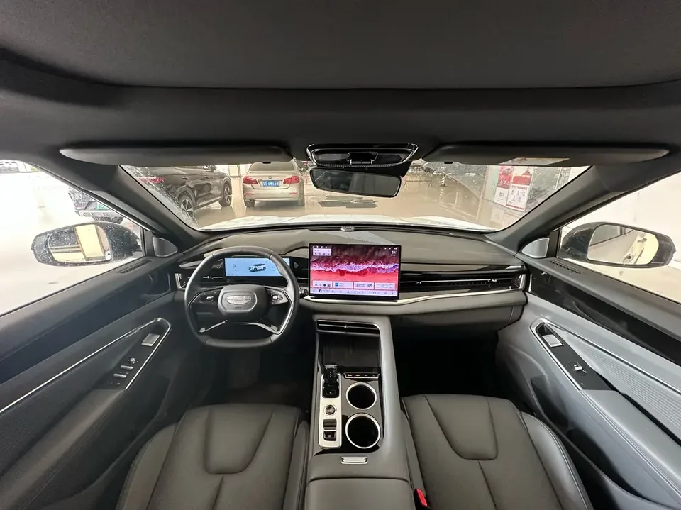 Geely Atlas Boyue 2024 1.5TD Dragon Edition 2025 — thumbnail 4