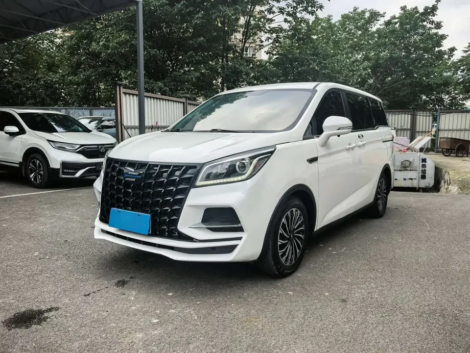 Oshan Changan Auchan Coshan Changan Auchan Coshan 2022 1.5T 2023 — photo 1, buy with delivery to Moscow