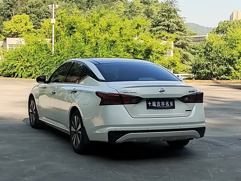 Nissan Altima Sound of nature 2022 2.0L XE Pure Edition 2023 — thumbnail 2