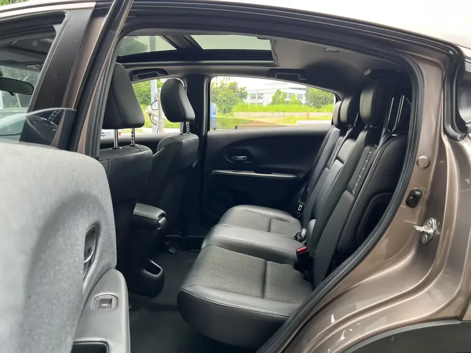 Honda WR-V HondaXR-V 2021 1.5L CVT Comfort Edition 2022 — миниатюра 3