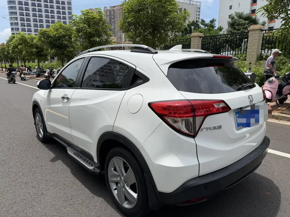 Honda VEZEL Binzhi 2022 1.5L CVT Elite Smart Edition 2022 — thumbnail 4