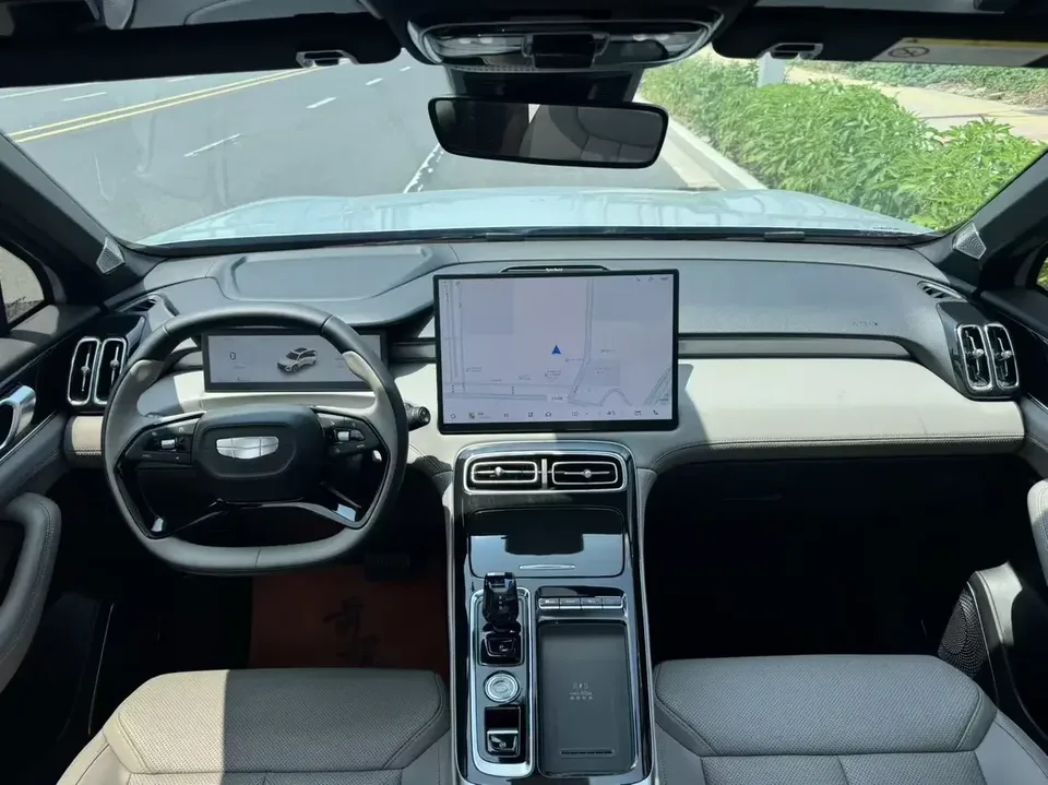 Geely Atlas L Boyue L 2025 Fourth generation 1.5TD DCT Sanhe 2025 — thumbnail 4