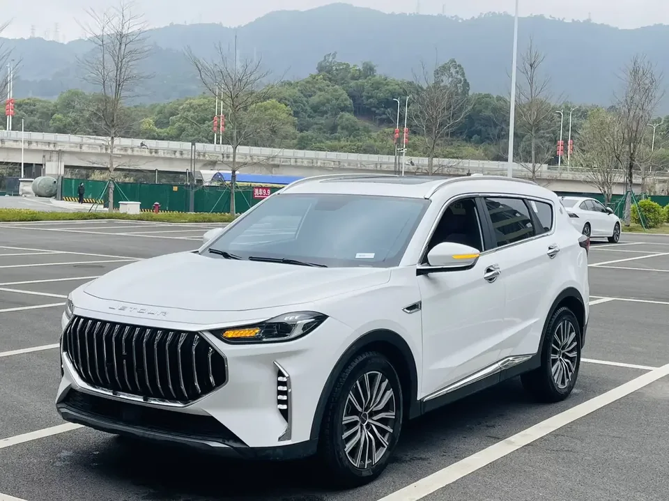 Jetour Jietu X70 PLUS Jietu X70 PLUS 2023 Ziqiang version 1.5T DCT Ziqiang PRO+ 5 seats 2023 — photo 1, buy with delivery to Moscow